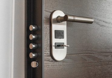 Quelle serrure choisir pour sécuriser l’entrée d’un hall d’immeuble ?