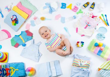 Vêtements pour bébé : quels sont les tissus à éviter ?