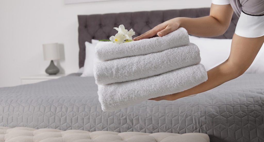 Professionnel de l'hôtellerie : comment personnaliser les serviettes de bain ?