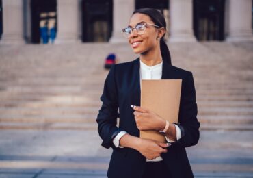 Investissez dans des pièces intemporelles pour une garde-robe professionnelle polyvalente et durable !